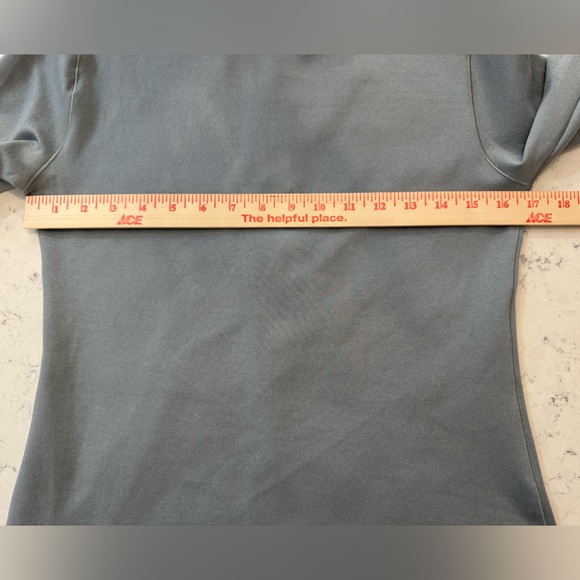 NIKE PRO Dri-Fit Women’s Size Medium quarter zip pullover Gray active wear - Picture 6 of 8